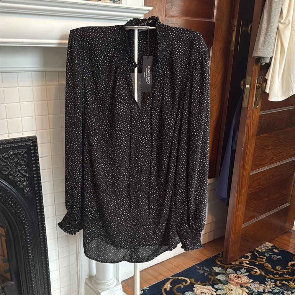Jones New York Plus Size Blackβ polka dot tie front blouse. NWT . Retail 79